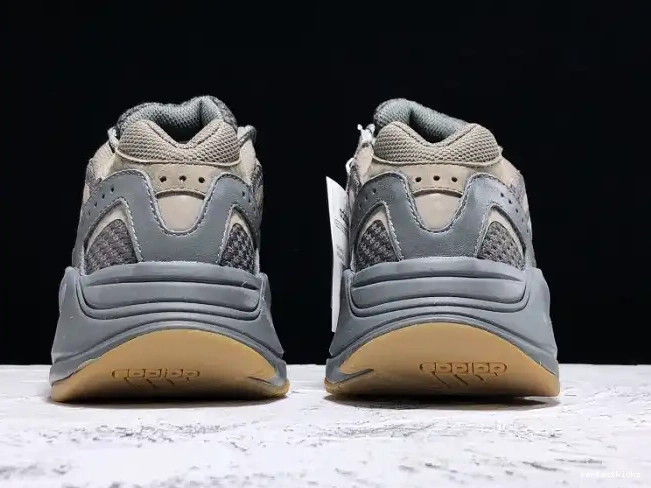 EG6860 700 Adidas v2 Yeezy Geode Boost 0501